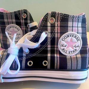 Converse hightops kids size 13 - brand new never worn
